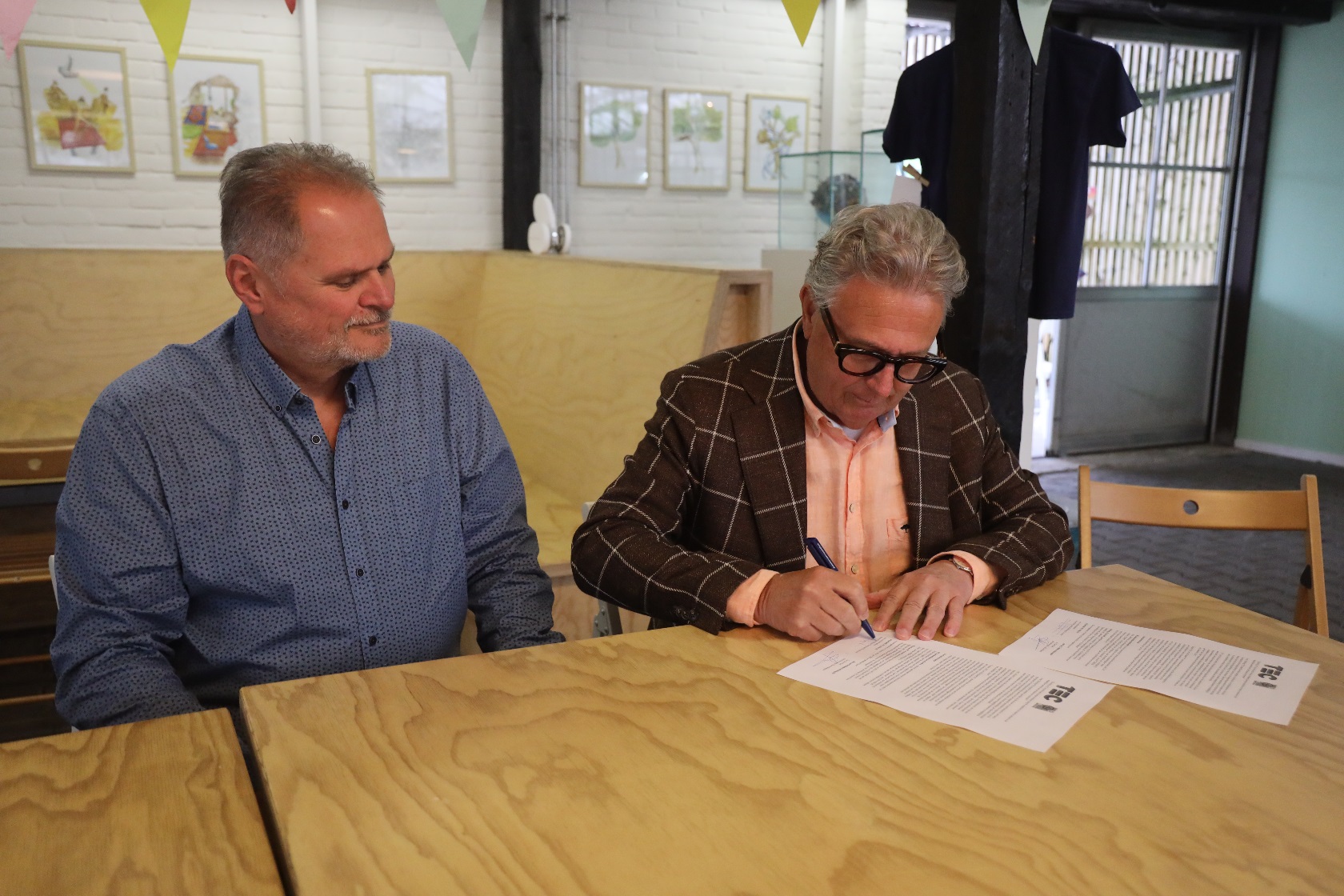 Ondertekening sponsorcontract IW-opleidingen